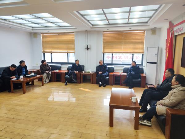 北關(guān)區(qū)常務副區(qū)長黃俊國到公司進...